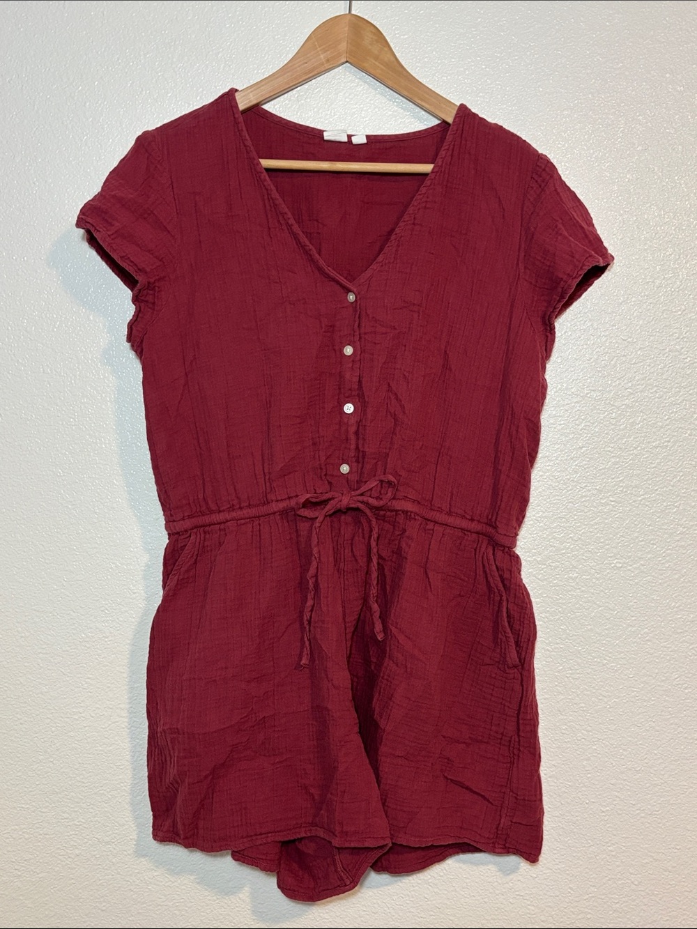 Gap 100% Gauzy Cotton Button Front Tie Waist Maroon Romper Size Large Casual